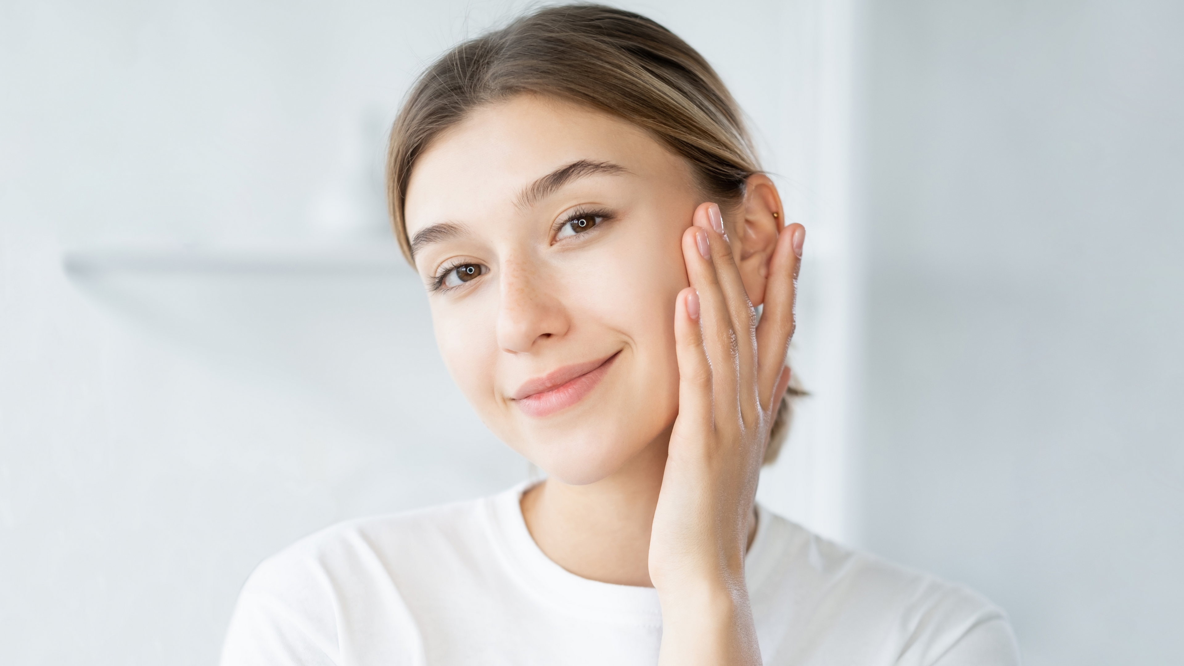 How to Get Glowing Skin Naturally in Pakistan